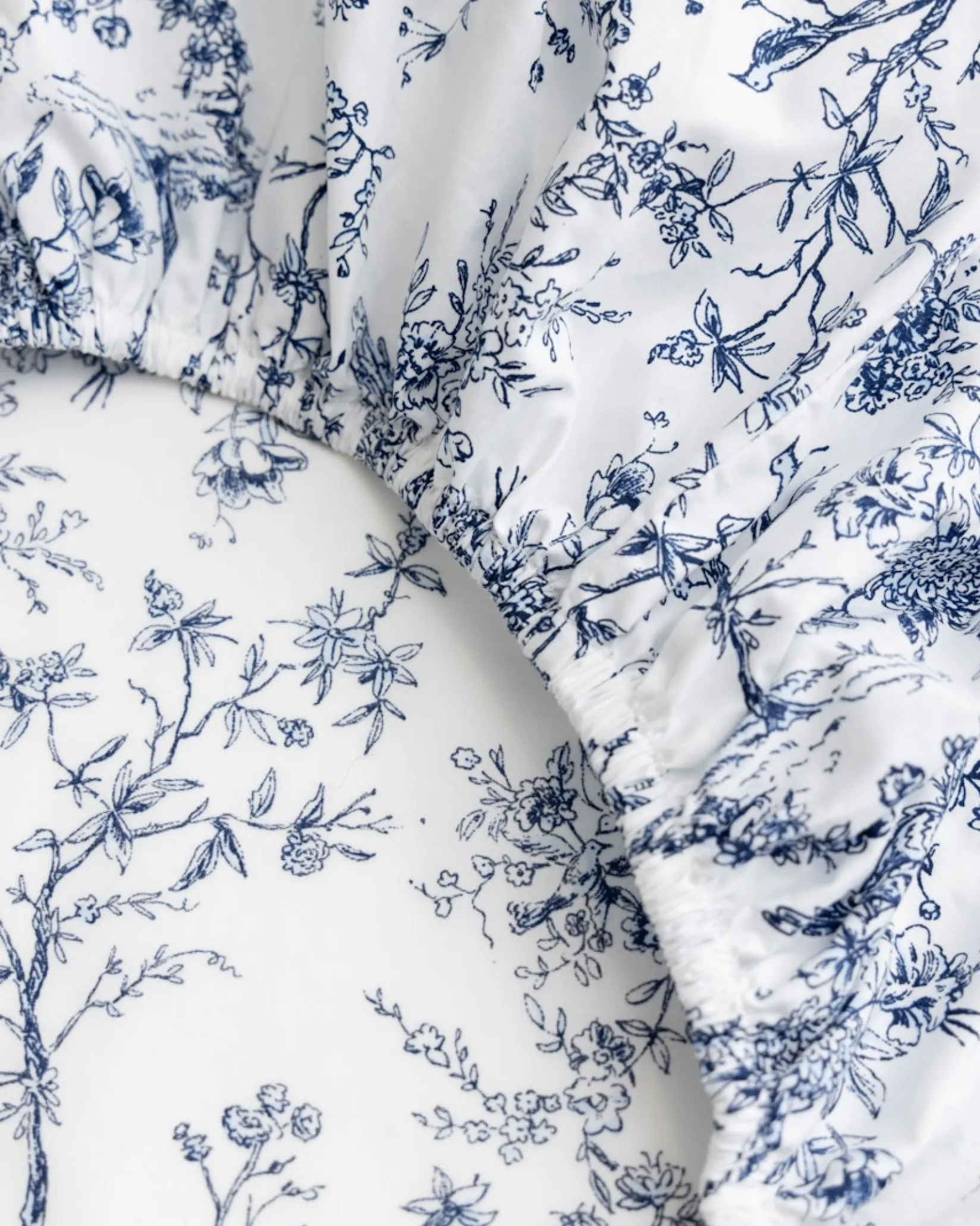 Petite Plume Luxe Premium Cotton Bed Sheets in Timeless Toile