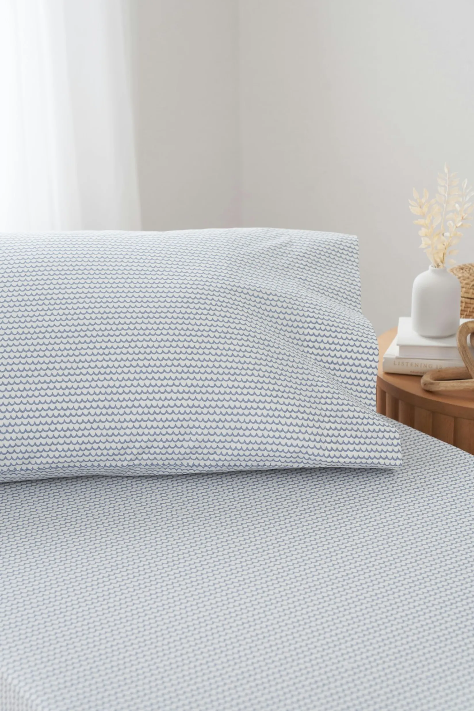 Petite Plume Luxe Premium Cotton Bed Sheets in Timeless Toile