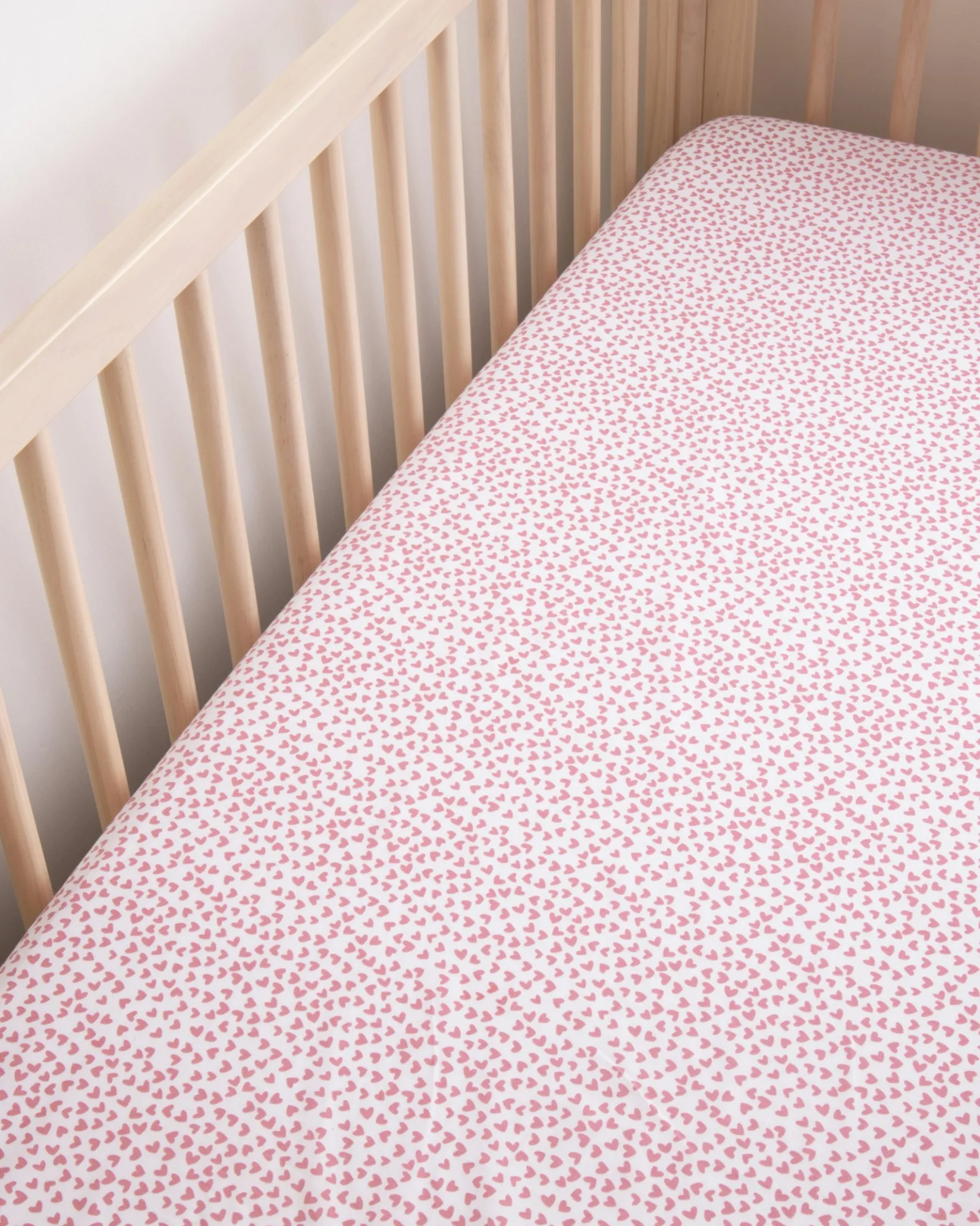 Petite Plume Luxe Premium Cotton Crib Sheet in Sweethearts