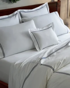 Petite Plume Luxe Premium Percale Duvet Set in White with Navy Piping