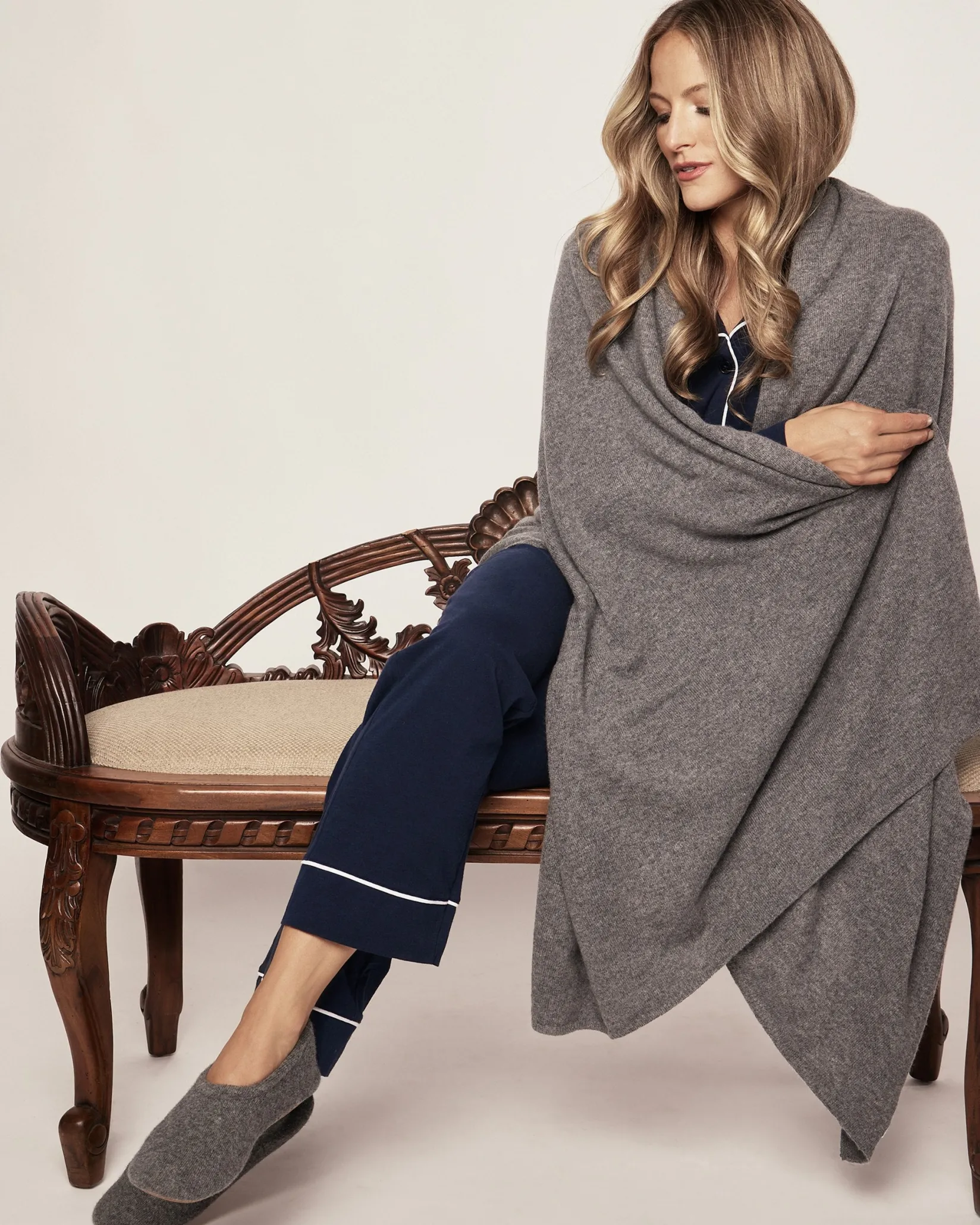 Women Petite Plume Women's Cashmere Slippers in Dark Heather Grey