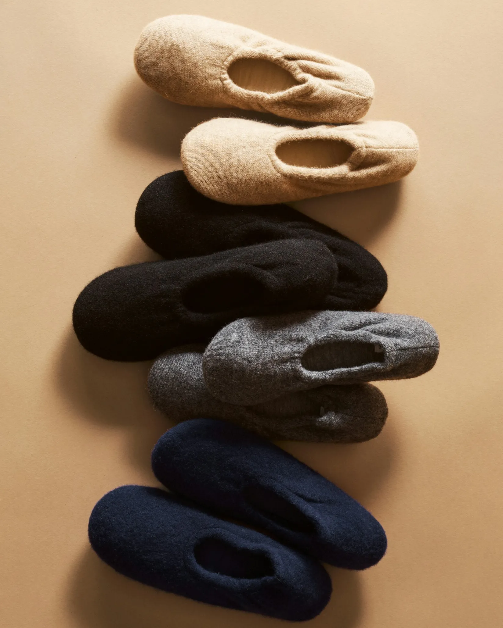 Women Petite Plume Women's Cashmere Slippers in Camel