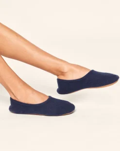 Women Petite Plume Women's Cashmere Slippers in Navy
