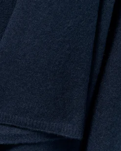 Women Petite Plume Women's Cashmere Wrap in Dark Heather Grey