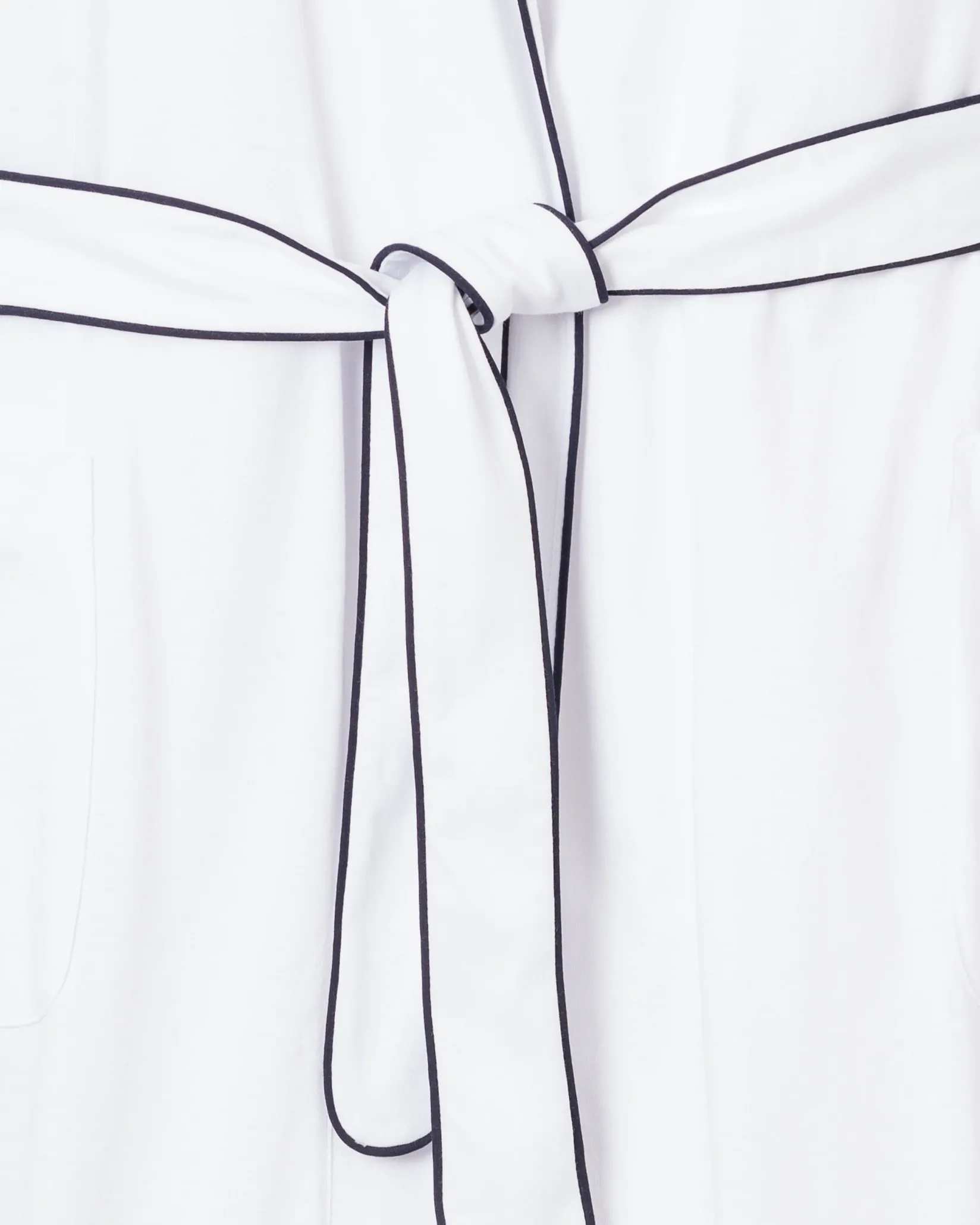 Women Petite Plume Women's Pima Robe in White with Navy Piping